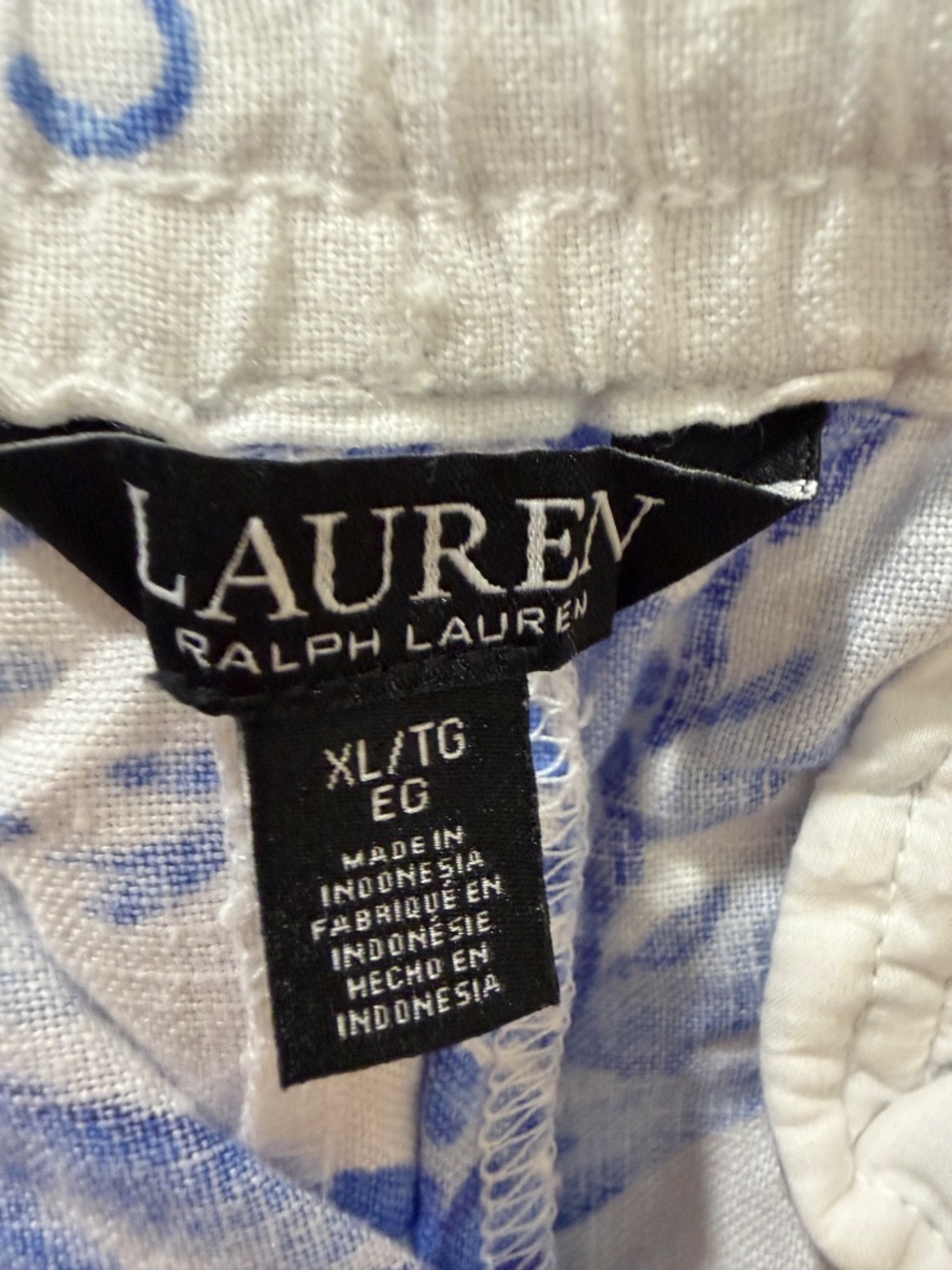 Ladies Lauren Ralph Lauren blue & white linen shorts size XL - Like New - Picture 3 of 4
